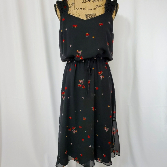 Who What Wear Dresses & Skirts - WHO WHAT WEAR Floral Ruffle Strap Dress Black Med